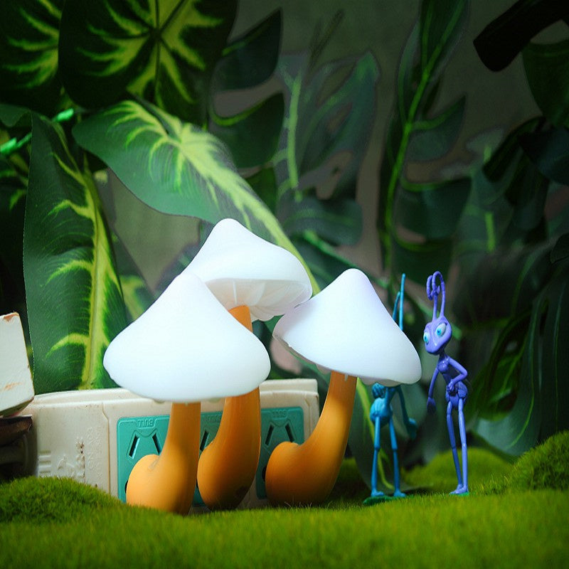 LED Mushroom Night Light with Smart Sensor – Plug-In Dusk to Dawn Wall Lamp Warm White Bedroom Ambient Lighting Decor