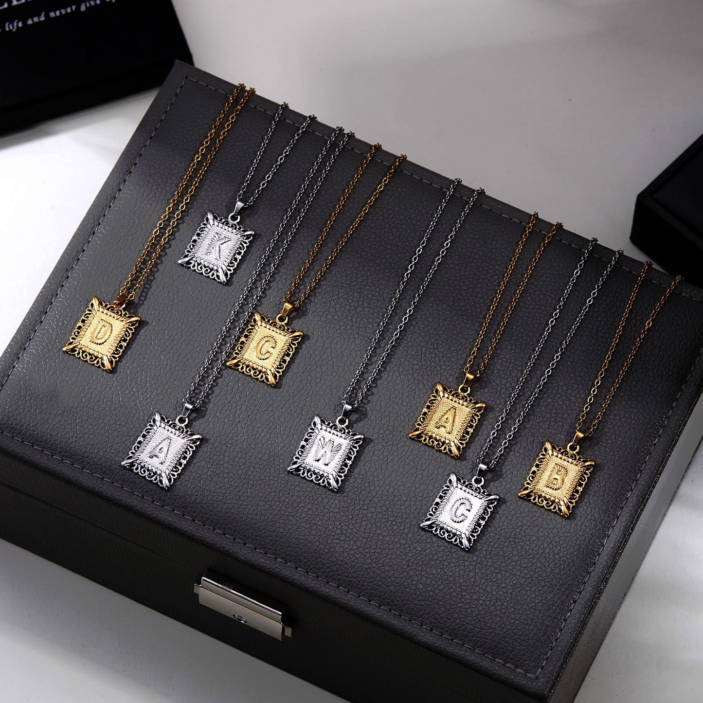 Stainless Steel Gold/Silver Personalized Initial Letter Alphabet Necklace